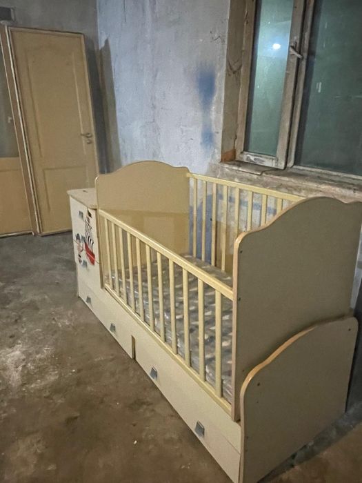 Детская кроватка