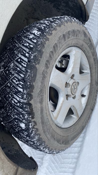 Шины 265*65*R17 зимние. Б/у