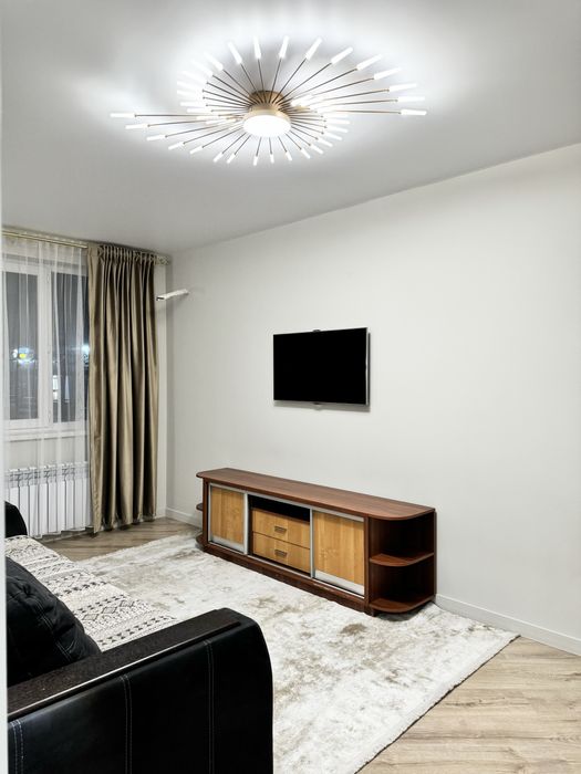 ТВ тумба и диван