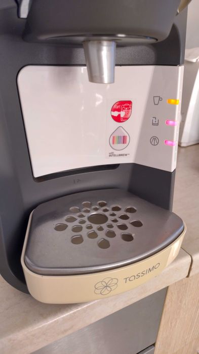 Кафе машина с капсули BOSCH Tassimo