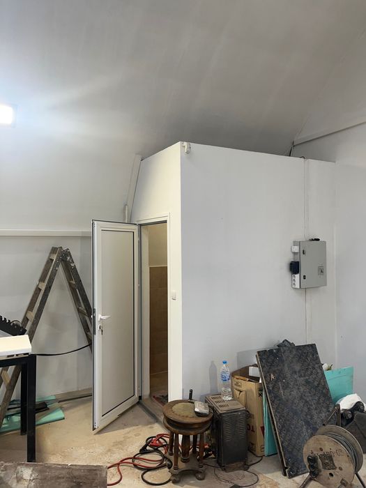 Давам склад 150 квм под наем в Костинброд