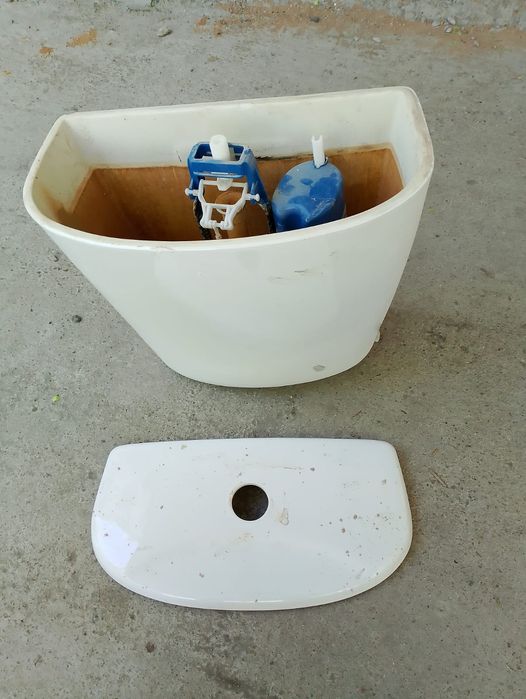 Бочок унитаза продаю