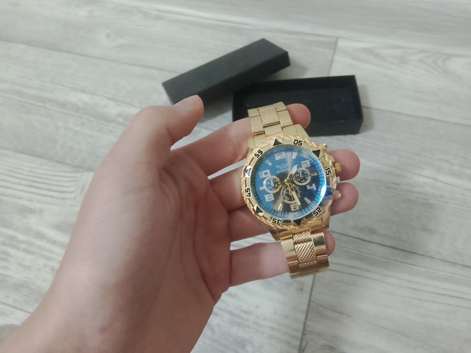 Срочно продам часы