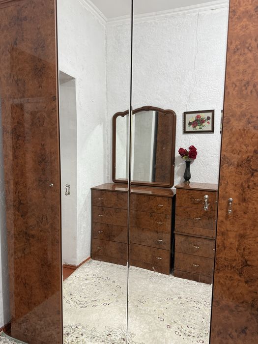 Продам спальный гарнитур