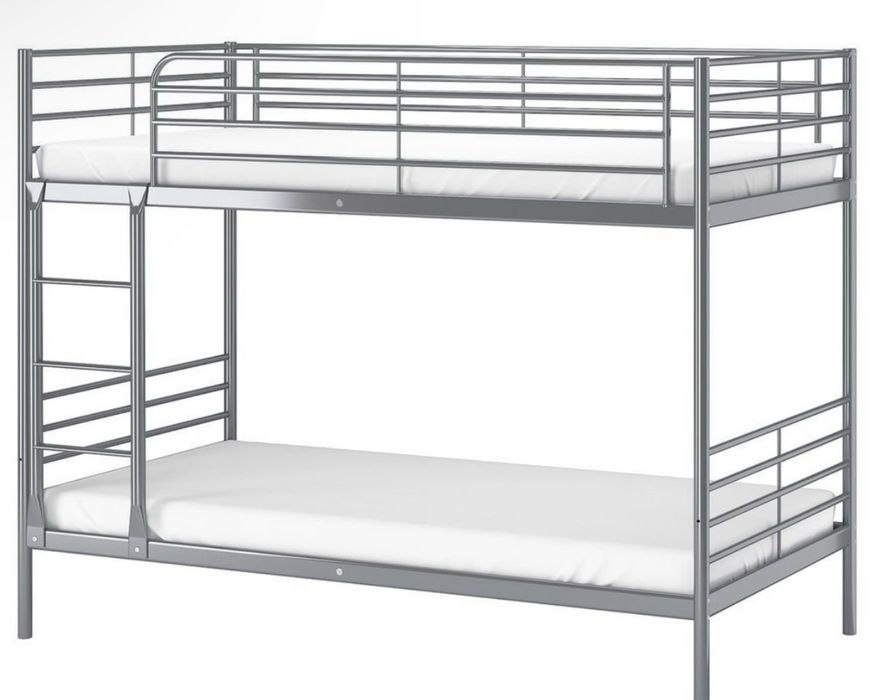 Двухъярусная детская кровать IKEA, серая, с 2 матрасами. Торг уместен.