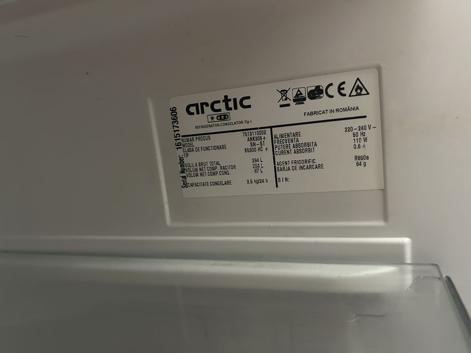 Vand Frigider Arctic ANK306+ – 294 L – funcțional