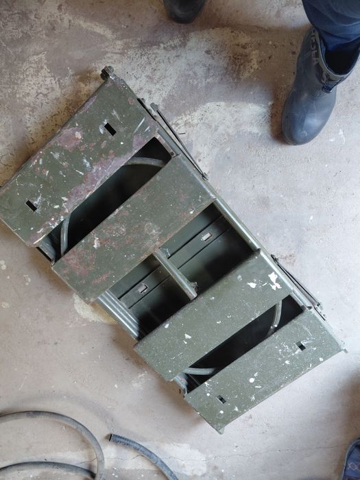 Продам кушетку железную