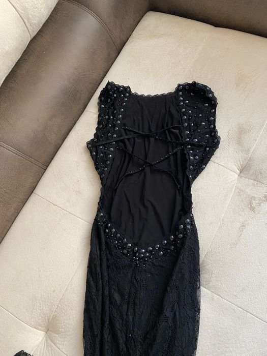 Дълга черна рокля с гол гръб от дантела бална рокля