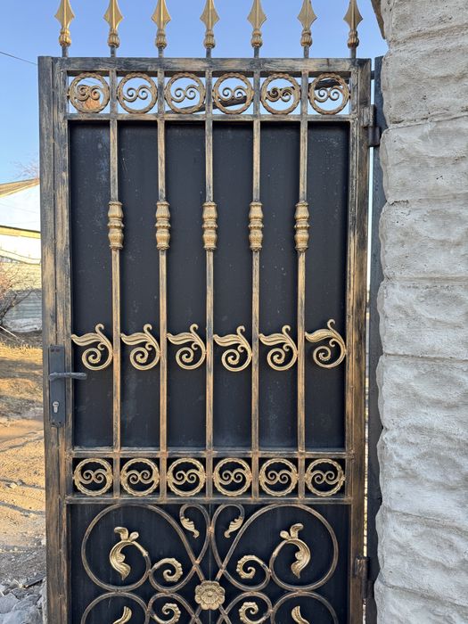 Кованные ворота в отличном состояни!!!