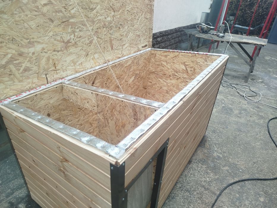 Будка для собаки с тамбуром