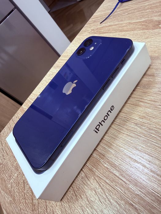 iPhone 12 в хорошем состоянии