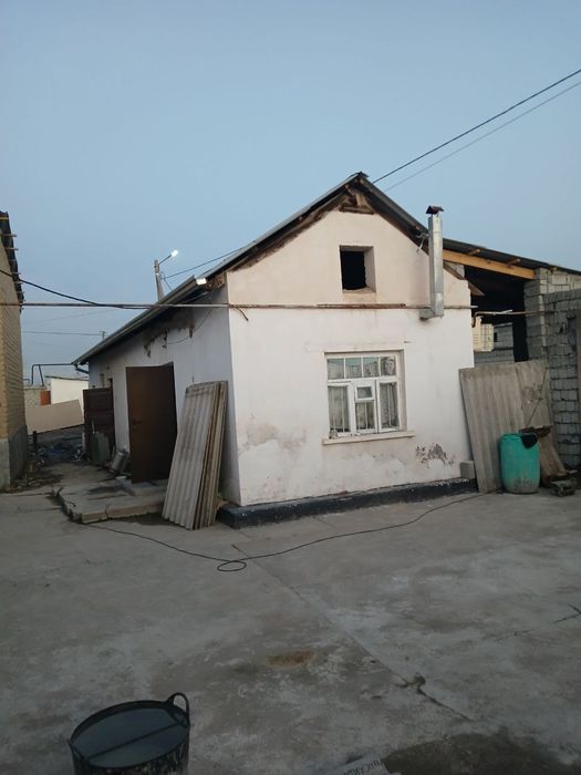 Урта чирчик.тумани.Авангардда.Куйликдан уйгача 9.5км. 1.4 соток 2хона.