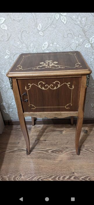 Комплект диванчик + 2 или 4 стула + журнальный столик.