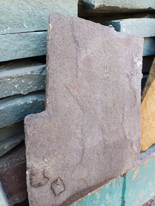 Дикий камень красный