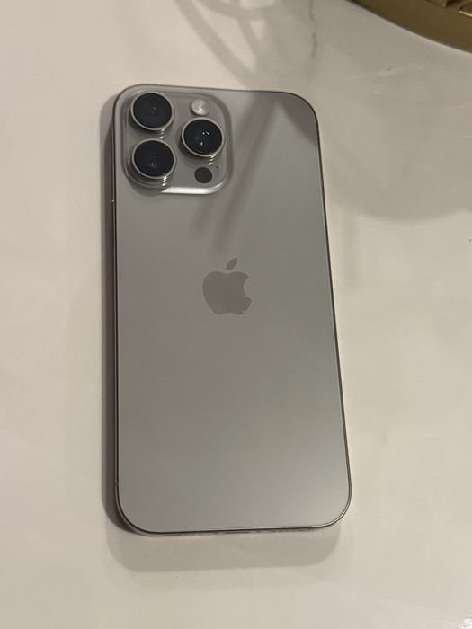 Iphone 16 pro max 256 /baterie 92%