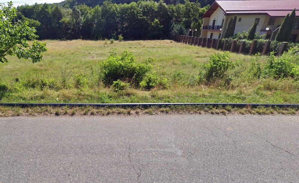 Vand teren intravilan Clopotiva - zona Raul Mare - Retezat