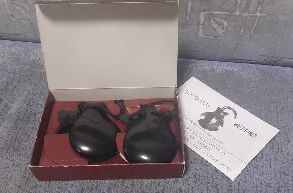 Продам кастаньеты