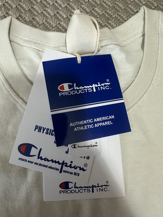 Tricou Champion nou cu eticheta.