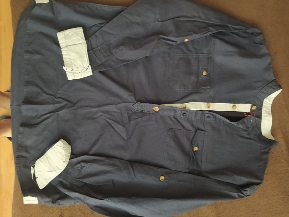 Продавам детска риза за момче