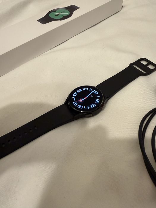 Ceas Smartwatch Samsung Watch 6 Classic 47mm si Samsung Watch 4 40mm