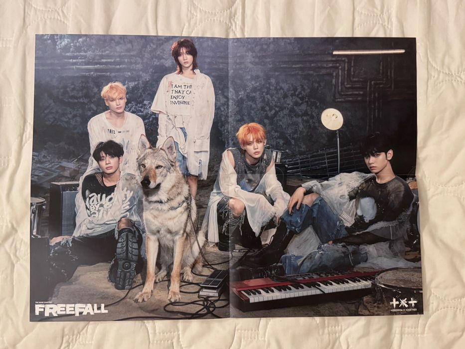 K-pop album TXT FREEFALL