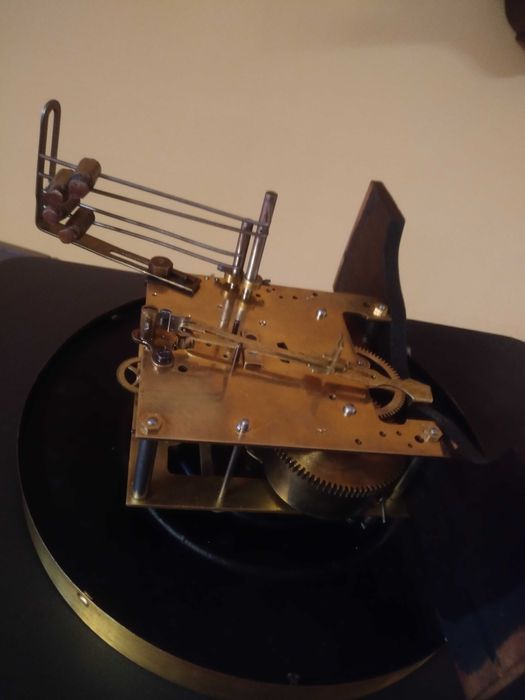 pendula perete  din 1927  Gustav Becker