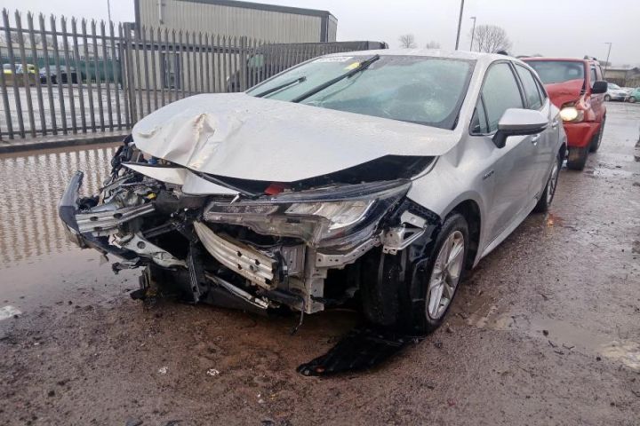 Dezmembrez Toyota Corolla E210