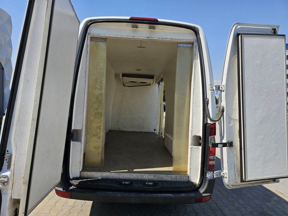 хладилен бус под наем