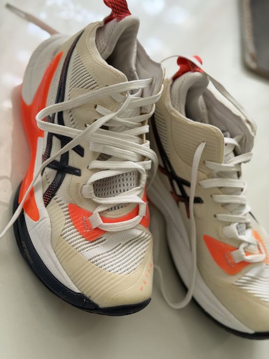 Asics кроссовки волейбольные