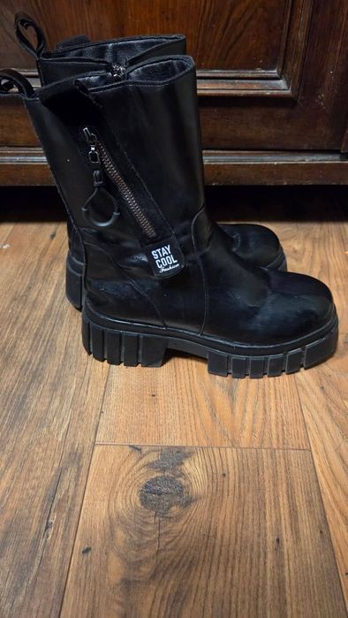 Ghete/ cizme marime 38