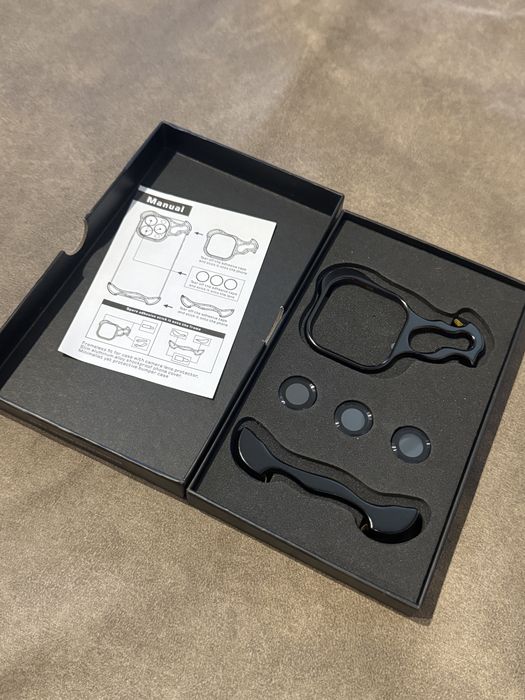 Минималистичен алуминиев кейс/калъф тип бикини (Arc Pulse) за iPhone 16 Pro Max - Черен (Нов)