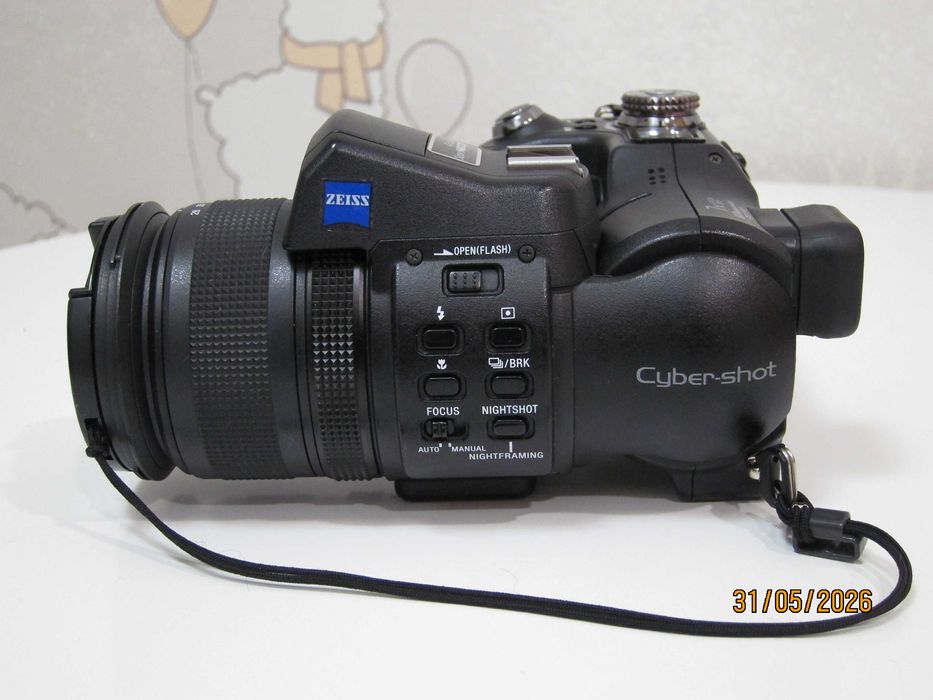Sony Cyber-shot DSC-F828
