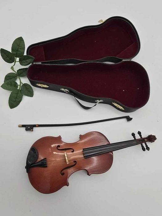 Vioară,decorativa,ideală pentru cadou sau decor.