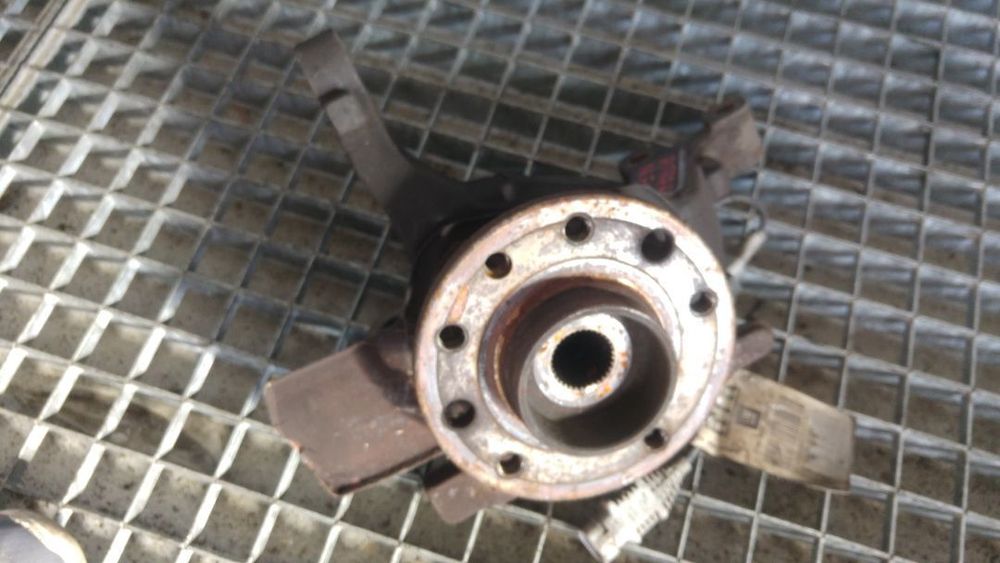 fuzeta dreapta fata opel astra h 1.7 cdti z17dth 13156048