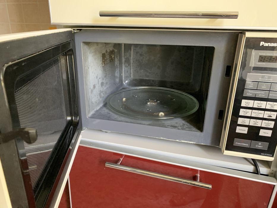 Микроволновая печь работает