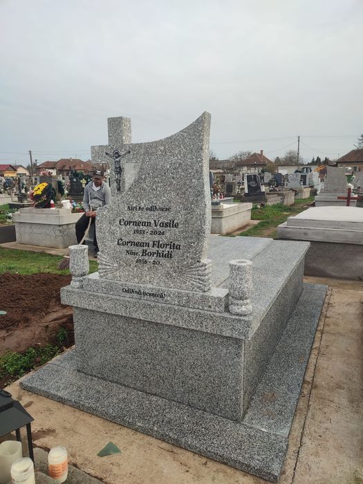 Monumente funerare cadru mormant