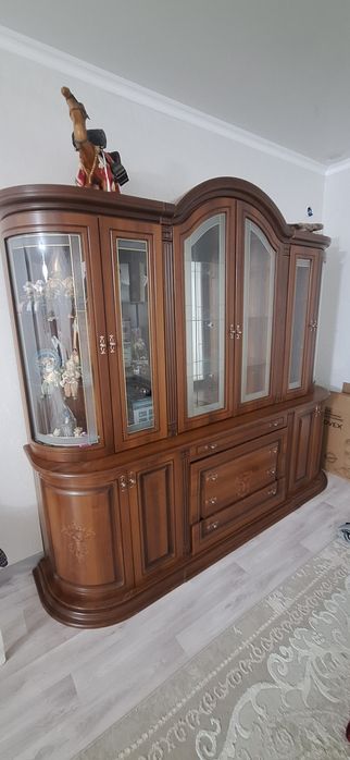 сервант дерево качественный