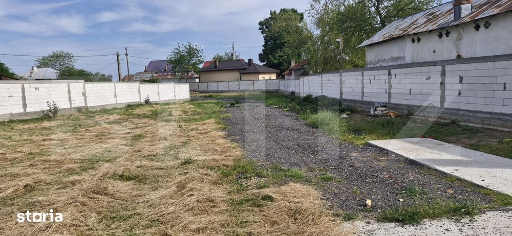 Teren intravilan de vanzare, 2 fronturi stradale, 1400 mp, zona Sud-Es