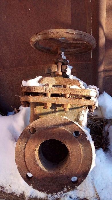 Продам задвижку.