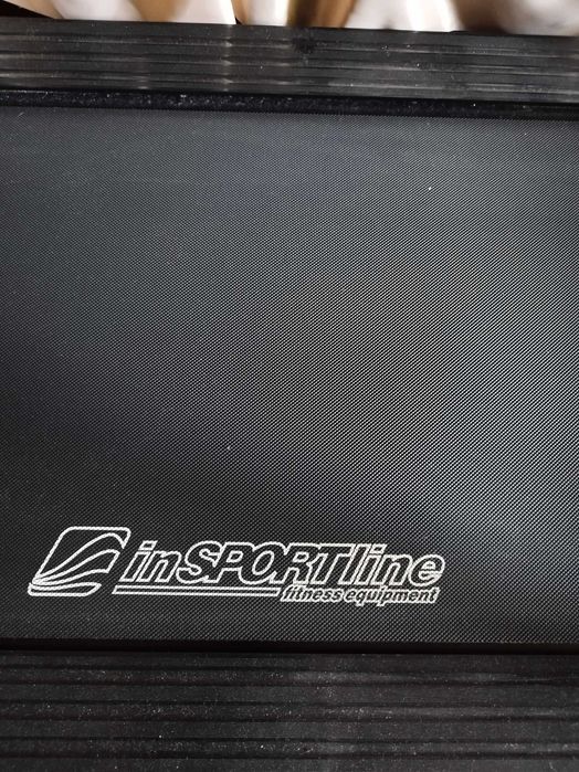 Бягаща пътечка работи...почти нова