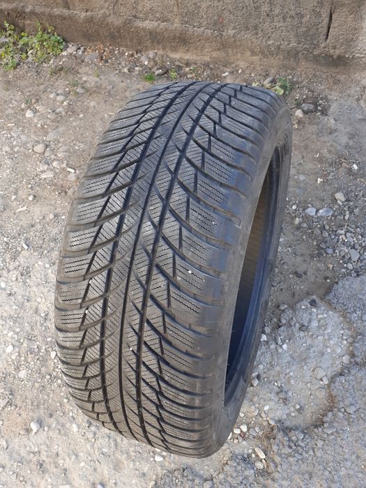 Vând doua qnvelope 225 50 R17