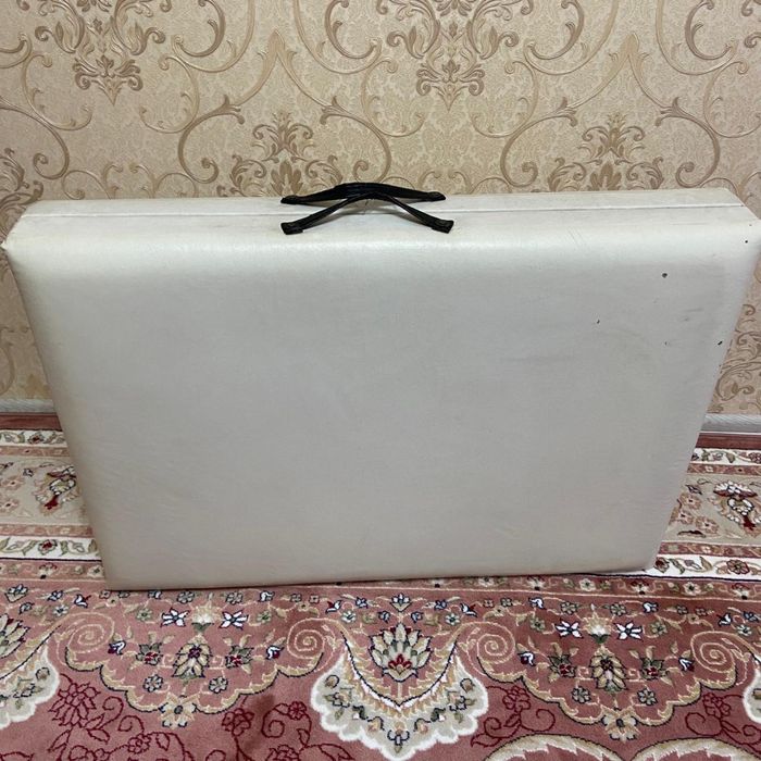 Массажная кушетка