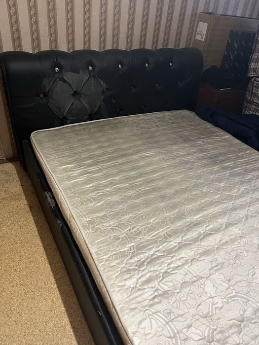 Кровать 160-200 продается с матрасом в подарок
