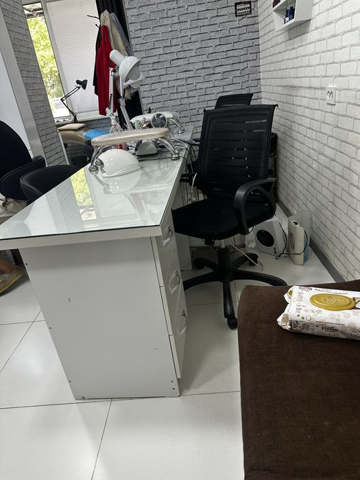 Manikur ustollari sotiladi 2 ta 4 kishilik stulchiklari bn polka lakun