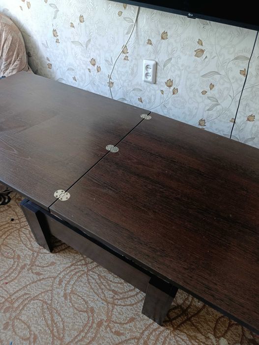 Продам стол. Самовывоз