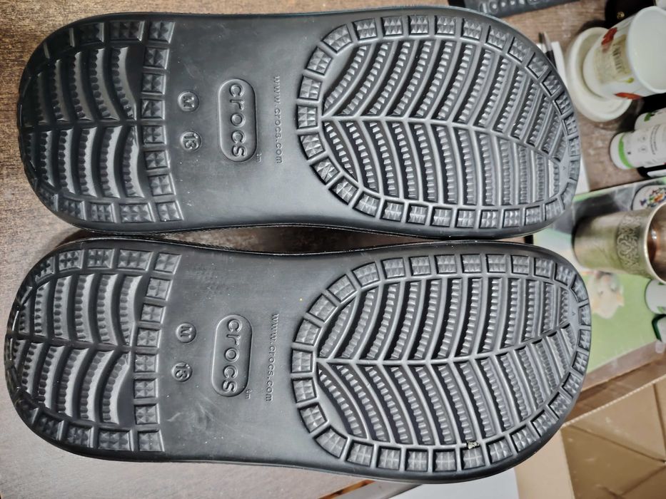 Crocs ,negri,măsură M13,noi