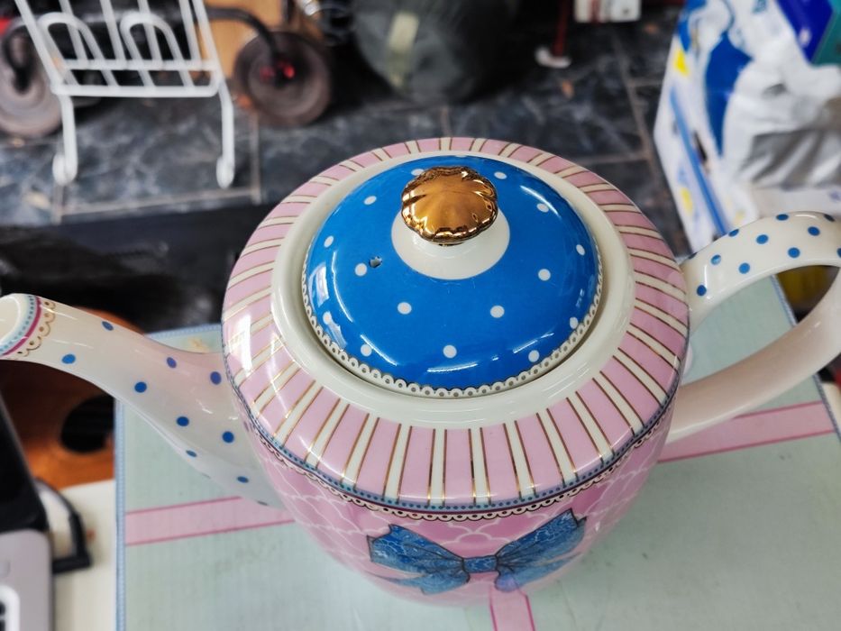 Нов порцеланов чайник