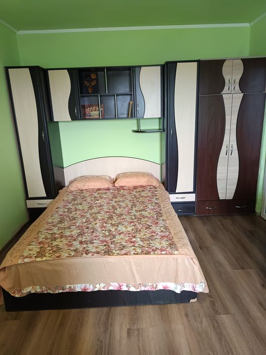 Mobila dormitor cu pat dublu