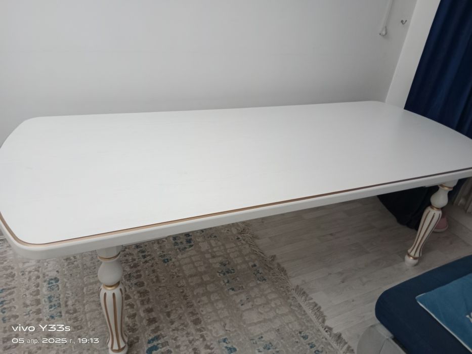 Стол  залға кухняға