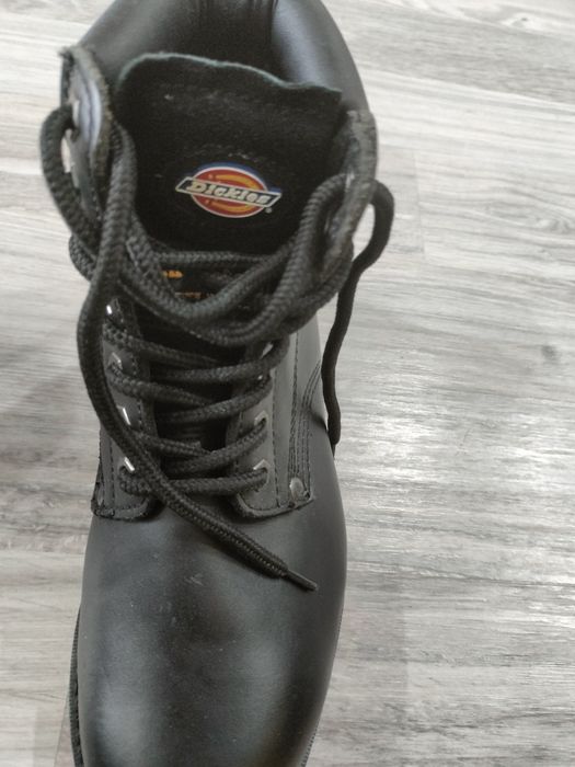 Продам спец ботинки